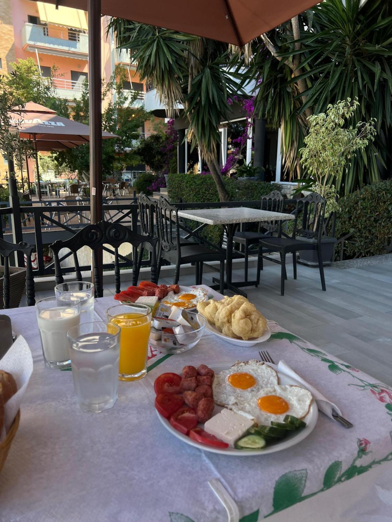 Prive City Hotel Sarandë Exterior foto